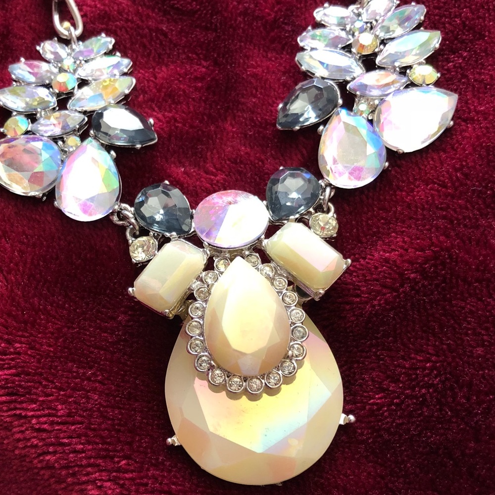 Statement necklace - Picture 3 of 3